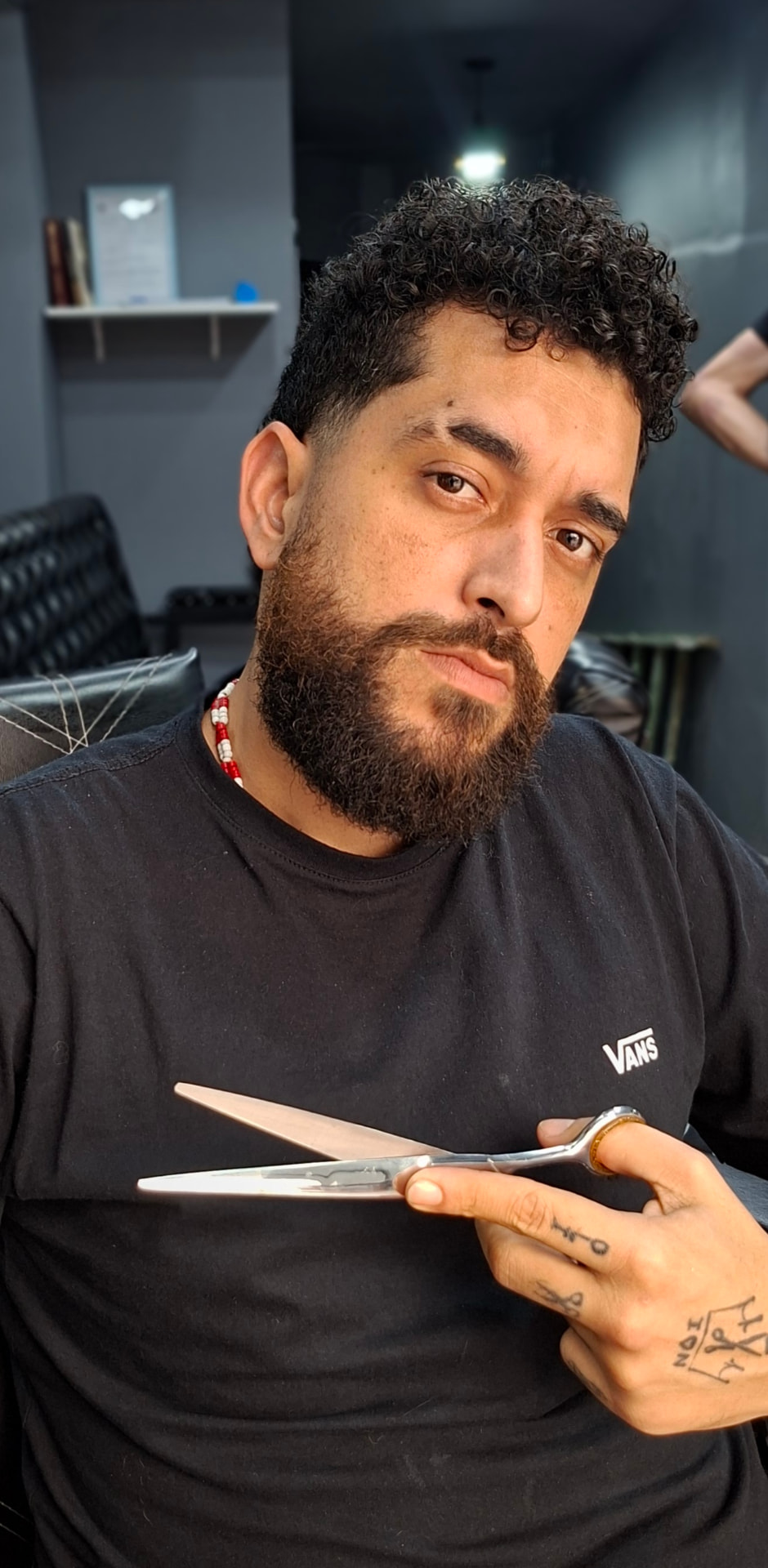 Milan Cubano, barbeiro da Barbearia Los Bárbaros